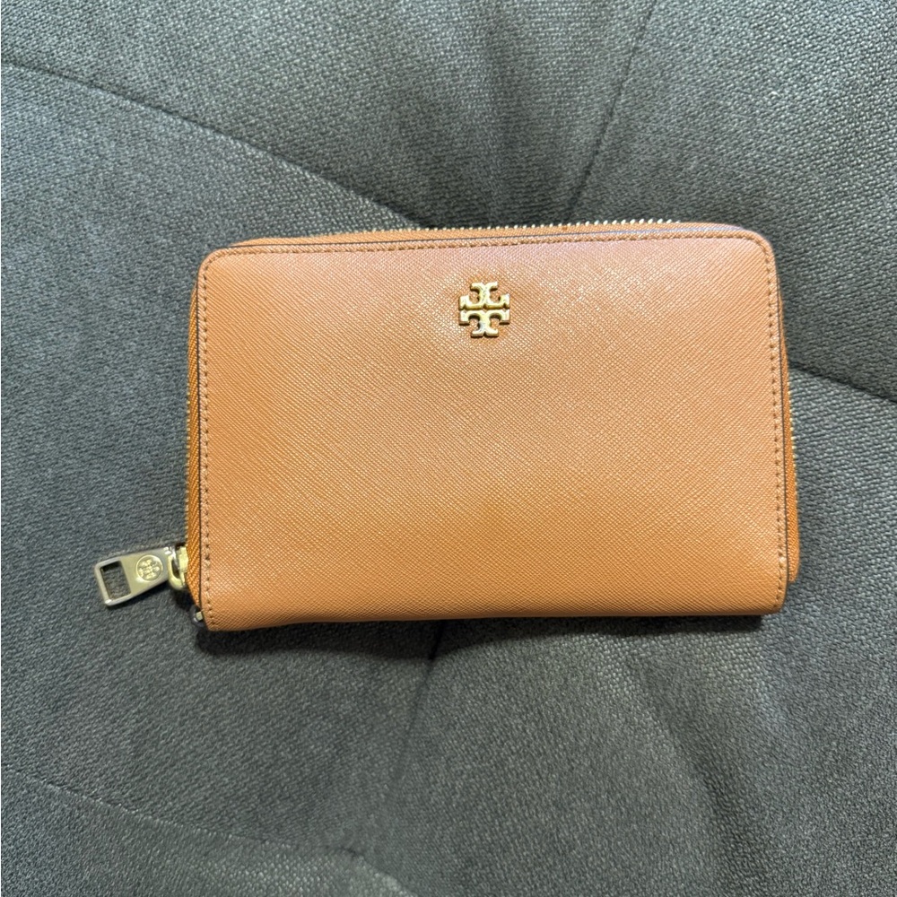 Tory Burch wallet